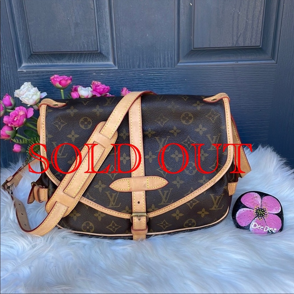 ❌❌SOLD ❌❌LOUIS VUITTON Saumur 30 crossbody